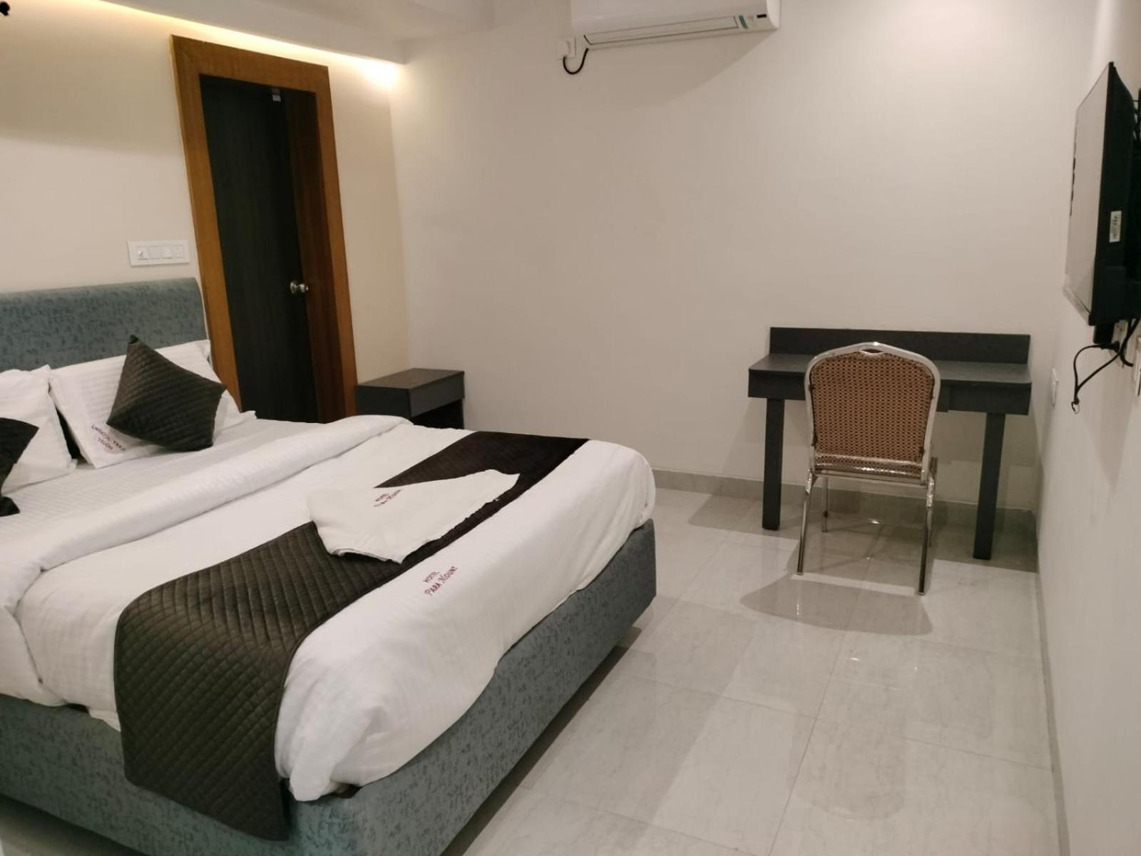 Hotel Paramount فيساخاباتنام المظهر الخارجي الصورة