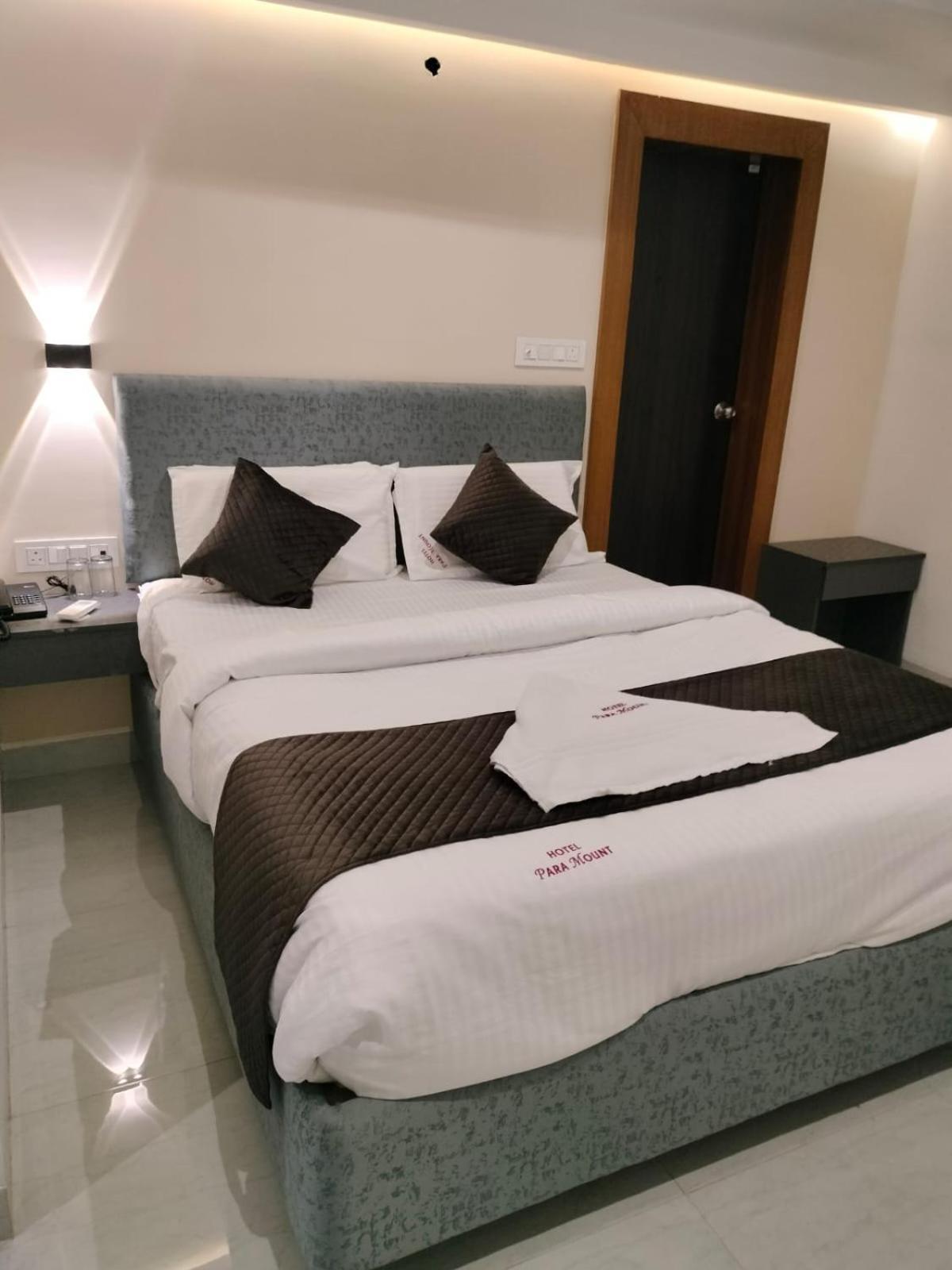 Hotel Paramount فيساخاباتنام المظهر الخارجي الصورة