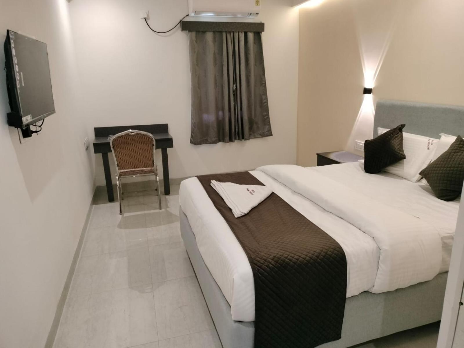 Hotel Paramount فيساخاباتنام المظهر الخارجي الصورة
